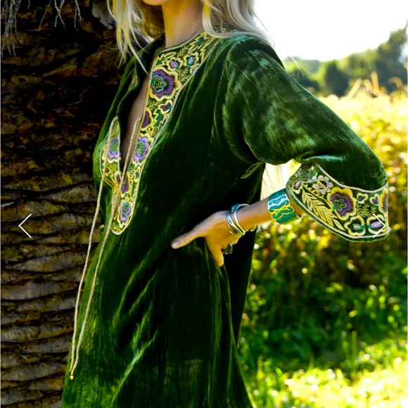 SIZE SWAP CHASING UNICORNS SILK VELVET TUNIC S NEED XS “don’t pass me by “ BNWT - Picture 7 of 7